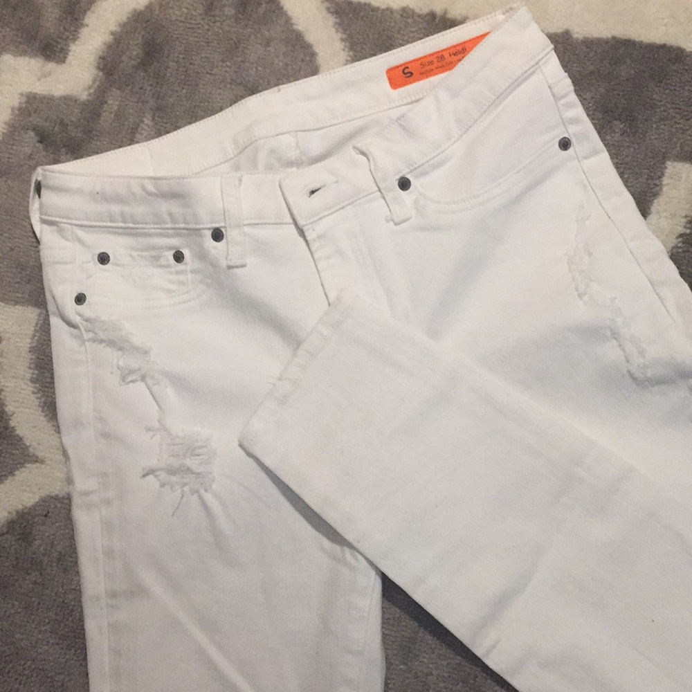 The Jean Shop White skinny distressed ankle jeans